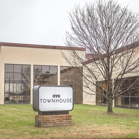 Oyo Townhouse Owensboro West Hotell Exteriör bild
