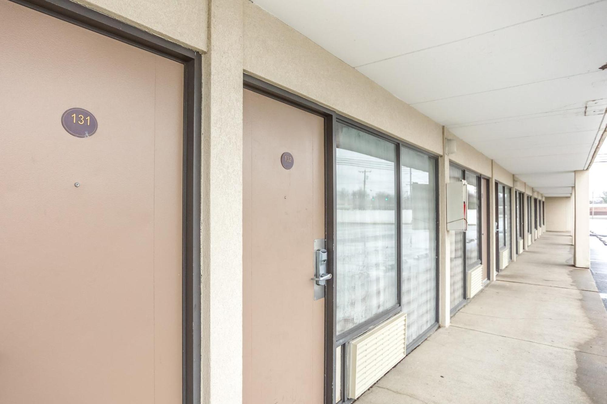 Oyo Townhouse Owensboro West Hotell Exteriör bild